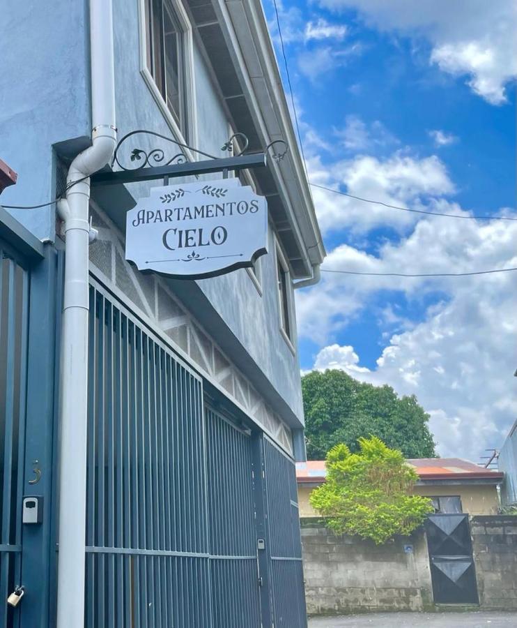 Apartamentos Cielo #1, Airport Juan Santamaria アラフエラ エクステリア 写真