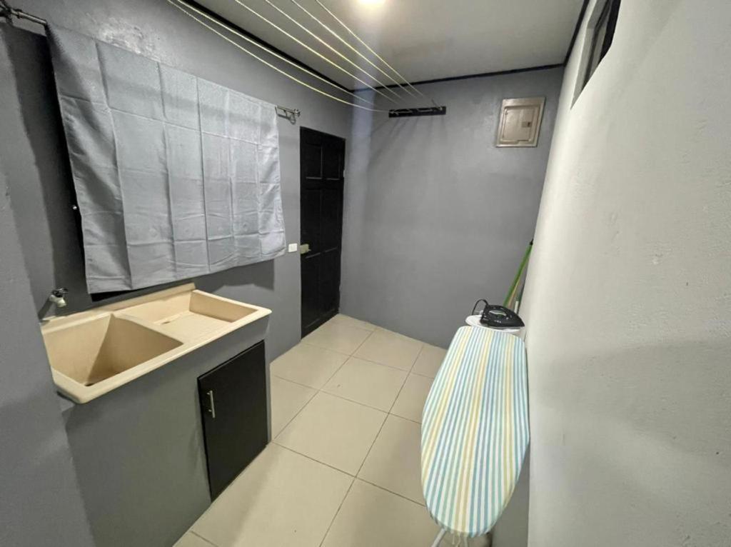 Apartamentos Cielo #1, Airport Juan Santamaria アラフエラ エクステリア 写真